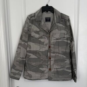 Abercrombie & Fitch Women's Gray Camouflage Jacket